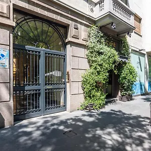 https://italianflat-solari-apartment.italymilanhotels.net